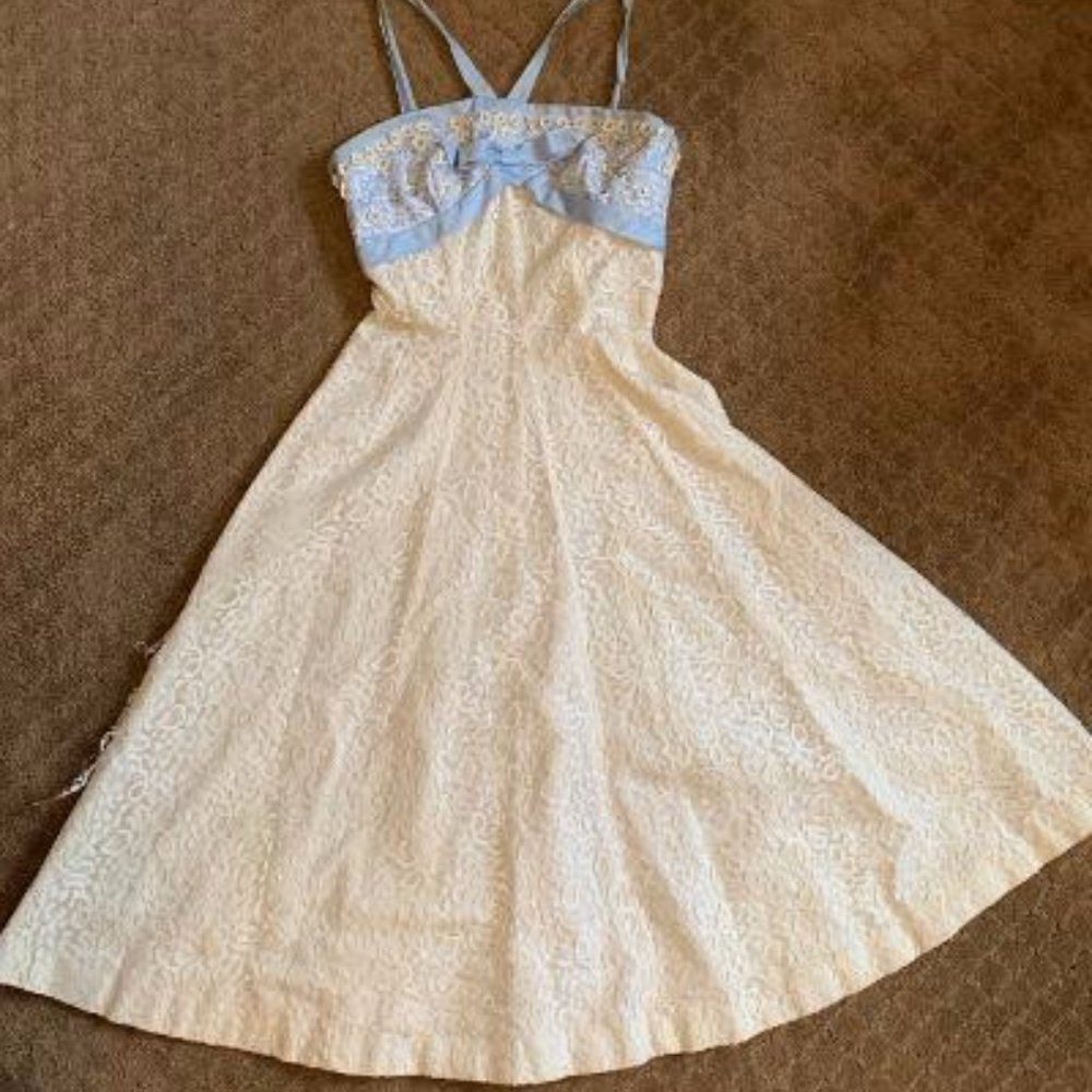 XS Vtg Prom White Lace w/ Blue bow & Rhinestones